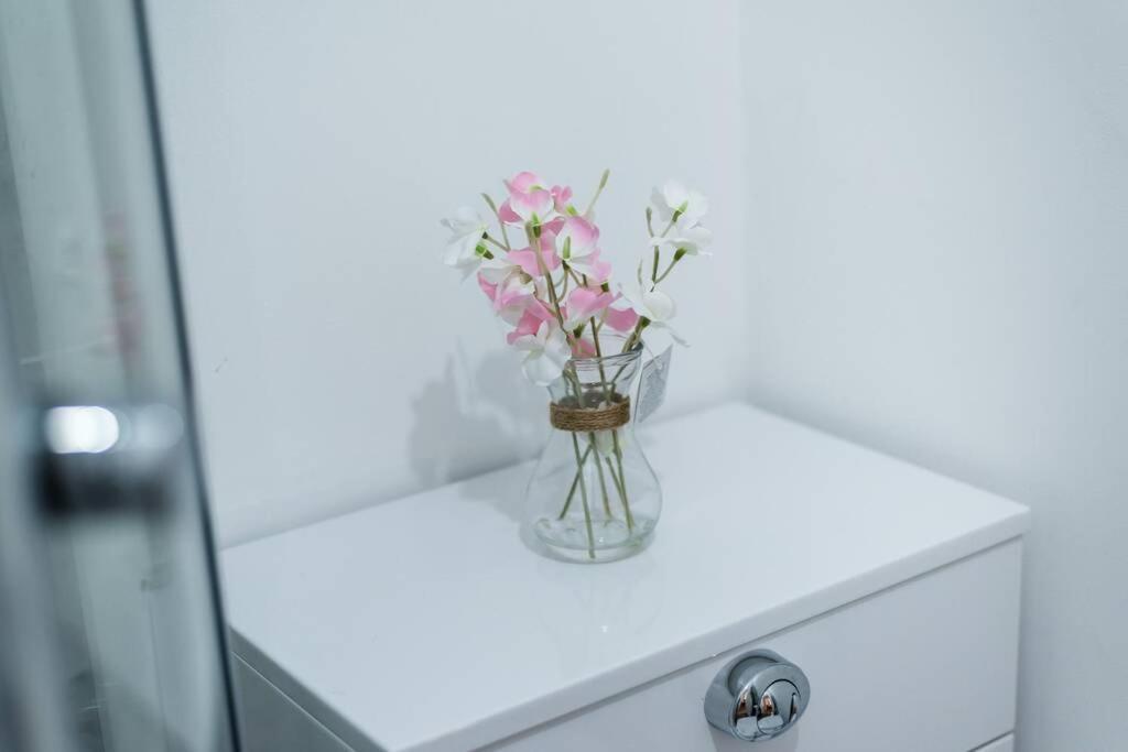 Liverpool City Centre - Fabulous 3 En-Suite Bedrooms - Sleeps 10 People Экстерьер фото